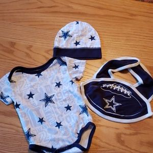Dallas Cowboys onesie, hat and bib set